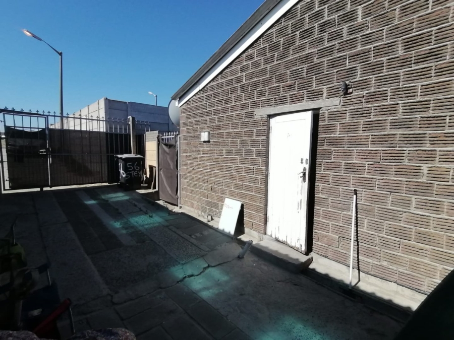 Bedroom Property for Sale in Eastridge Western Cape